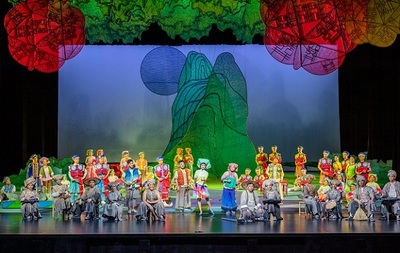 壮乡山歌唱响新时代——彩调剧《新刘三姐》亮相申城，创新文艺创作展现时代风貌